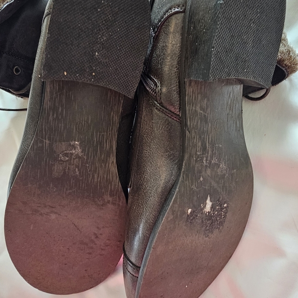 Hillary & Hansen Booties - Picture 6 of 6